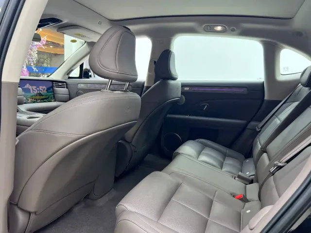 IM Motors LS6 — Фото автомобиля 11