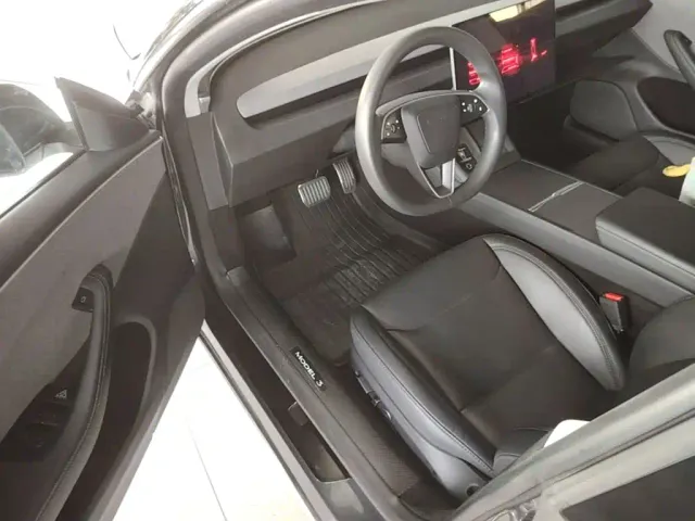 Tesla Model 3 — Фото автомобиля 15
