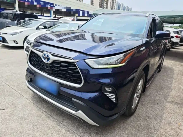 Фотография автомобиля — Toyota Highlander