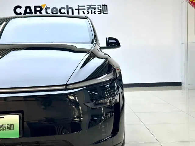 Tesla Model Y L — Фото автомобиля 7