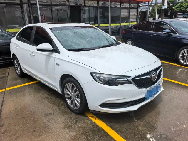 Buick Excelle — Фото автомобиля 3