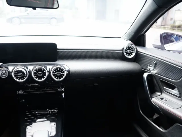 Mercedes-Benz A-Class — Фото автомобиля 14