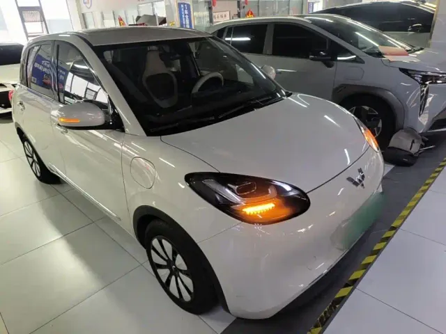 Wuling Bingo — Фото автомобиля 3