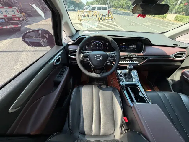 GAC Trumpchi M6 — Фото автомобиля 16