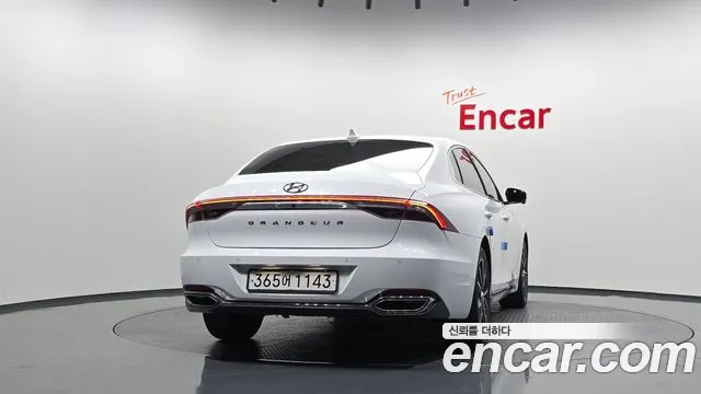 Hyundai Grandeur Grandeur (New) — Фото автомобиля 3