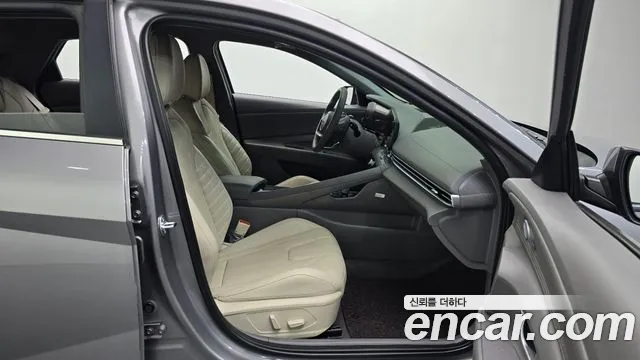 Hyundai Avante CN7 — Фото автомобиля 11