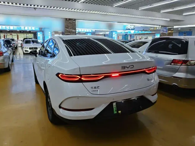 BYD Qin PLUS — Фото автомобиля 4