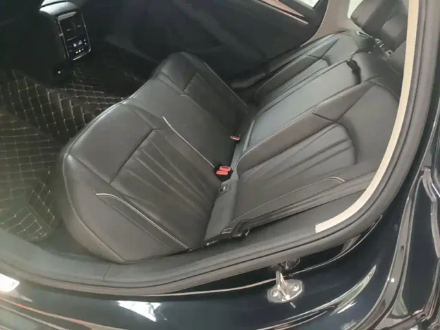 Volkswagen Passat — Фото автомобиля 16