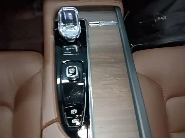 Volvo V90 — Фото автомобиля 13
