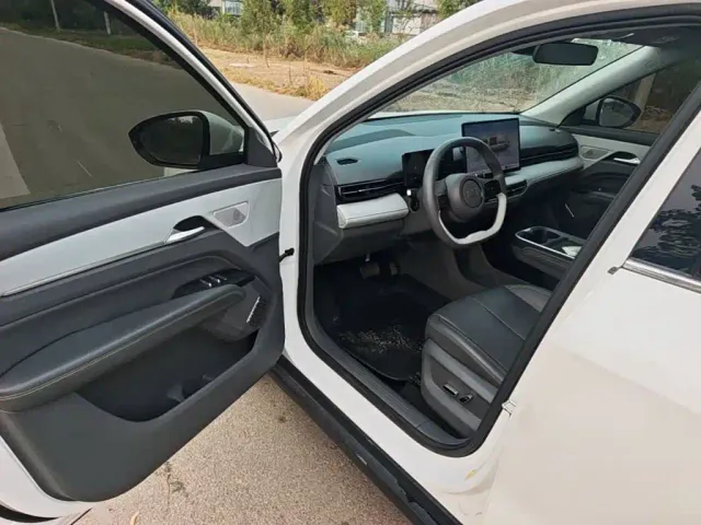 Besturn Yueyi 03 2025 565km Ultimate Edition — Фото автомобиля 15