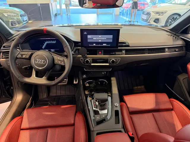 Audi A4L — Фото автомобиля 9