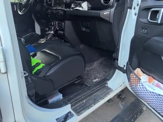 Jeep Wrangler — Фото автомобиля 8