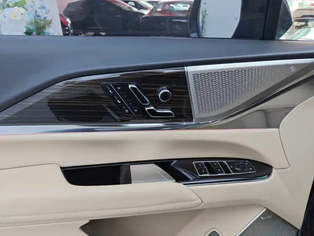 Cadillac XT5 — Фото автомобиля 15