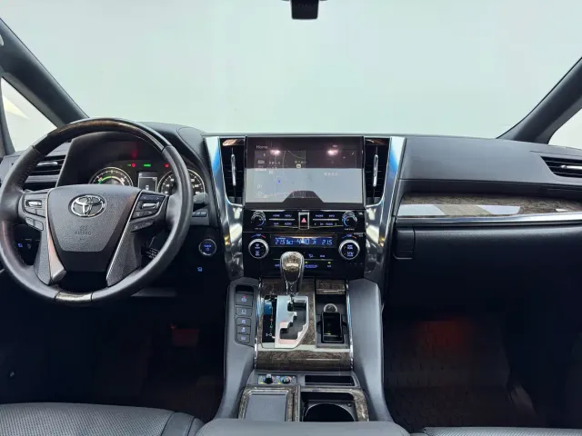 Toyota Vellfire — Фото автомобиля 13
