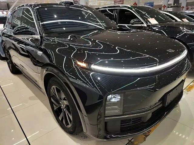 Li Auto L7 — Фото автомобиля 3