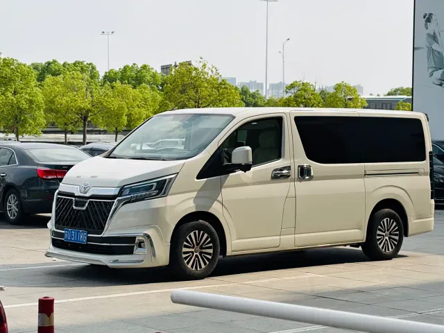 Фотография автомобиля — Toyota HIACE