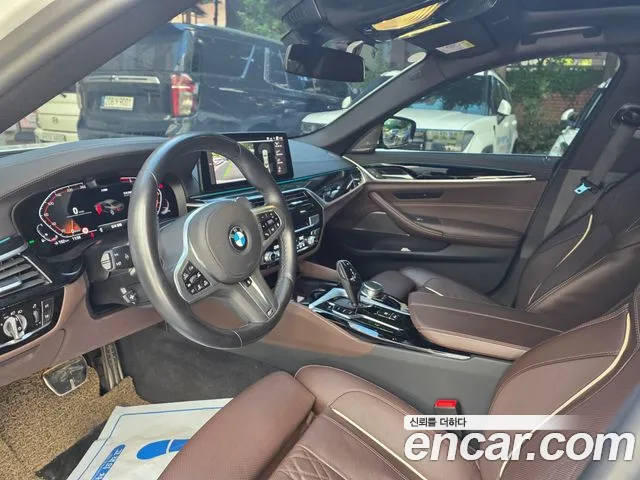 BMW 5 Series G30 — Фото автомобиля 10