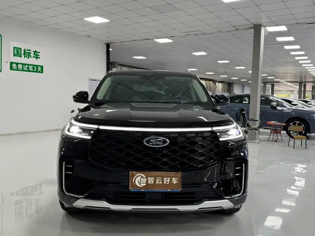 Ford Explorer — Фото автомобиля 2