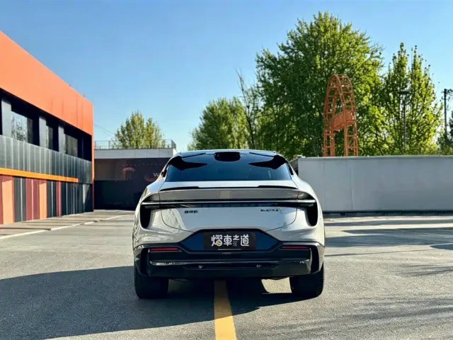Lotus Eletre — Фото автомобиля 4