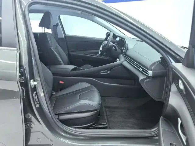 Hyundai Elantra — Фото автомобиля 8