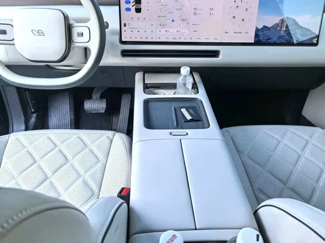 Li Auto L9 — Фото автомобиля 6