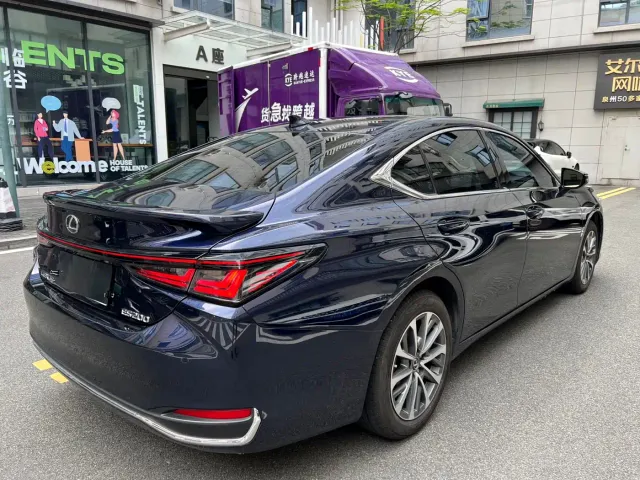 Lexus ES — Фото автомобиля 9
