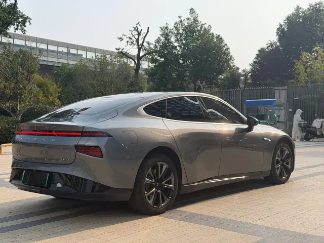 Xpeng P7 — Фото автомобиля 15
