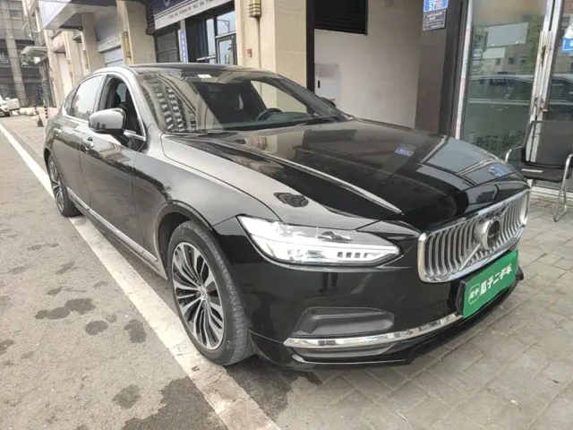Volvo S90 — Фото автомобиля 3