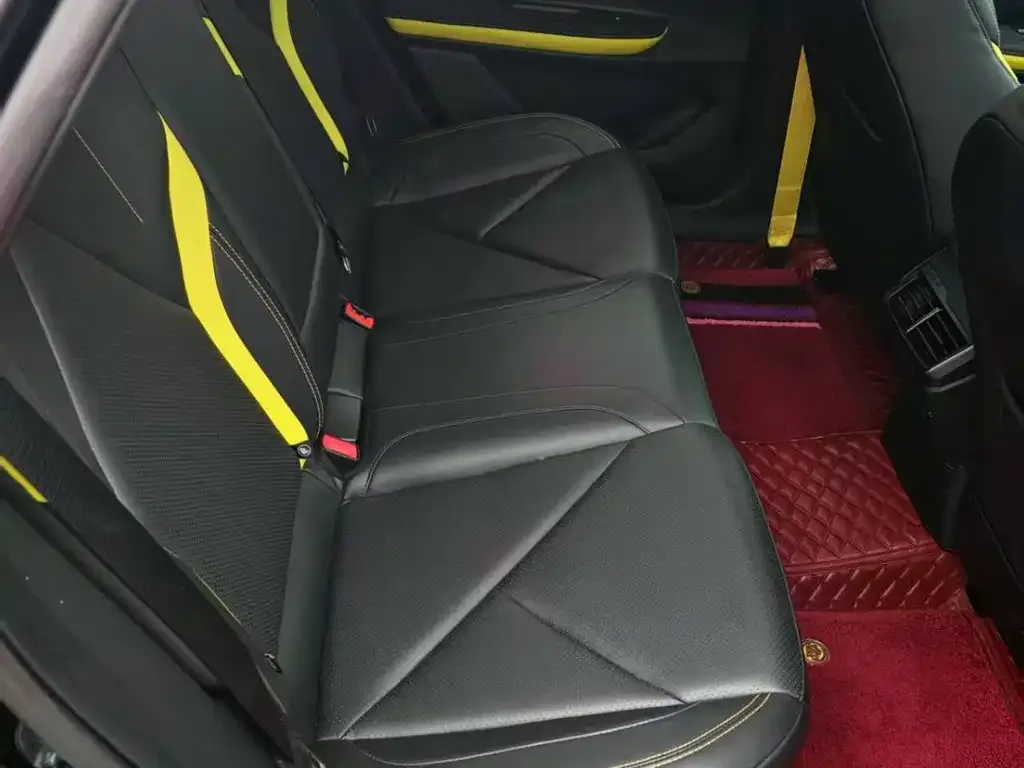 Changan Changan UNI-V 2022 1.5T Sport Edition — Фото автомобиля 14