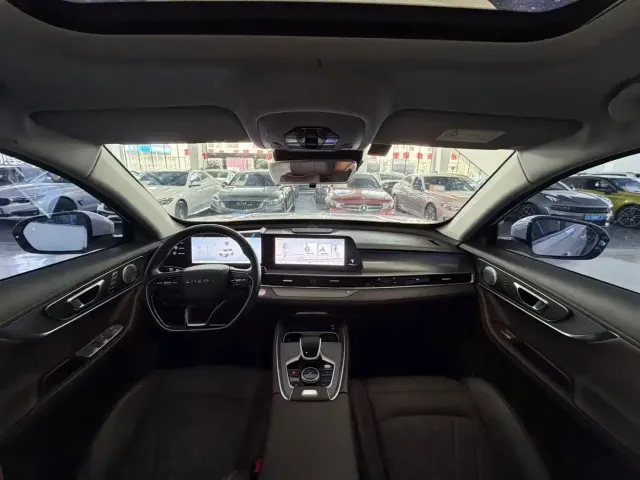 Chery Tiggo 8 PRO 2022 290T 2WD Vast Version 5-Seater — Фото автомобиля 4