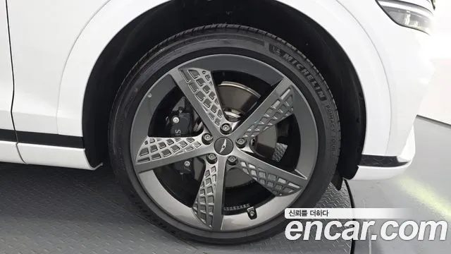 Genesis GV70 — Фото автомобиля 6