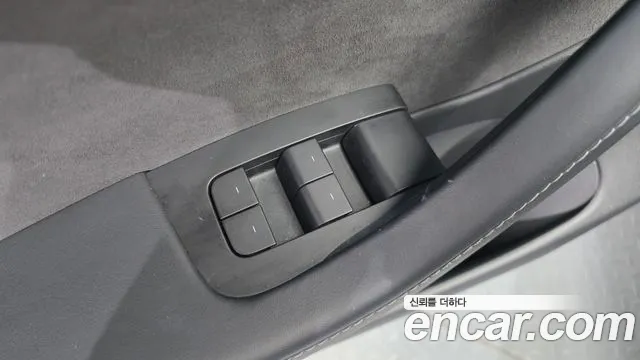 Tesla Model 3 — Фото автомобиля 25