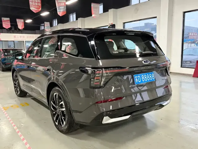 Ford Edge — Фото автомобиля 17