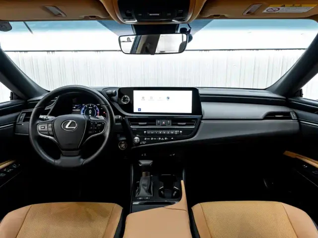 Lexus ES — Фото автомобиля 15