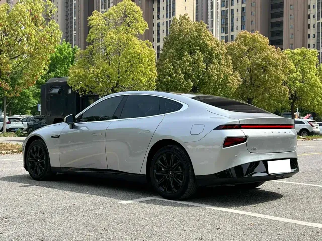 Xpeng P7 — Фото автомобиля 7