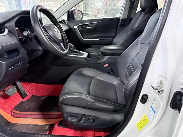 Toyota Wildlander — Фото автомобиля 10