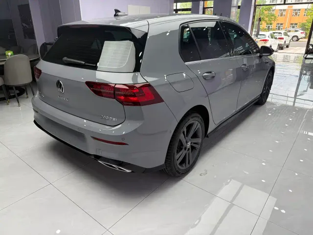 Volkswagen Golf — Фото автомобиля 6