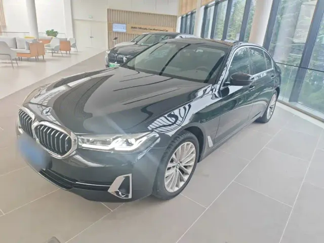 Фотография автомобиля — BMW 5 Series