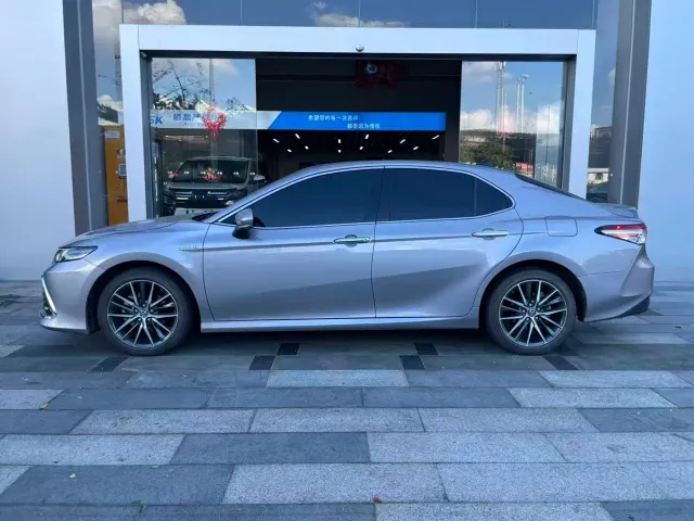 Toyota Camry — Фото автомобиля 3