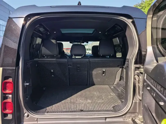 Land Rover Defender — Фото автомобиля 13