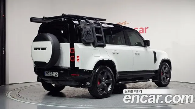 Land Rover Defender — Фото автомобиля 2