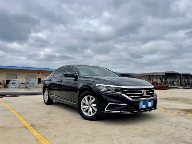 Volkswagen Passat — Фото автомобиля 3