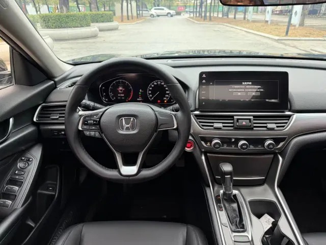 Honda Accord — Фото автомобиля 14