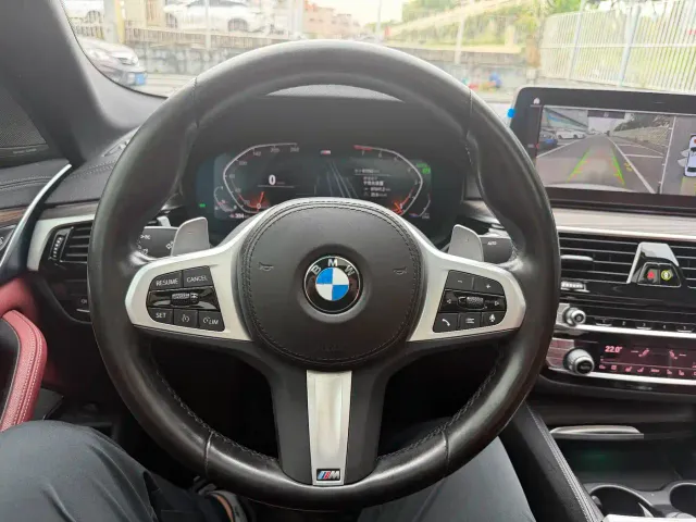 BMW 5 Series — Фото автомобиля 9