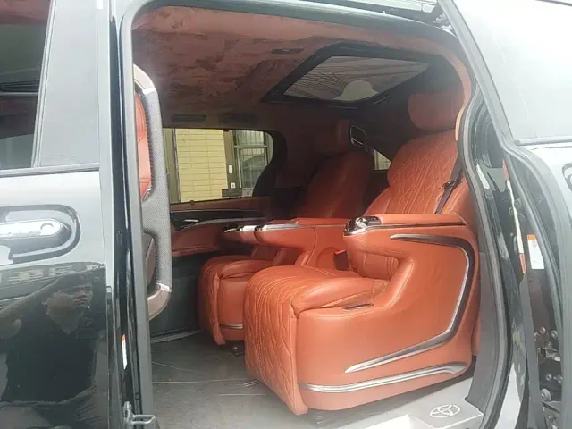 Toyota Granvia — Фото автомобиля 16