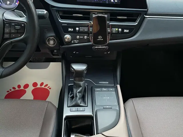 Lexus ES — Фото автомобиля 12
