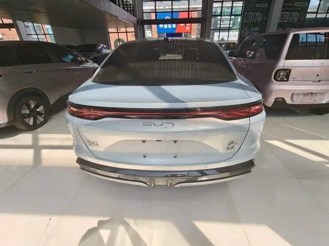 BYD Han L — Фото автомобиля 12