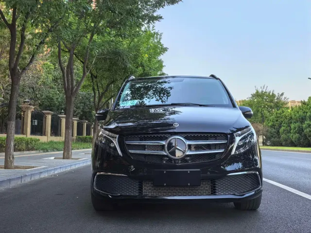 Mercedes-Benz V-Class — Фото автомобиля 2
