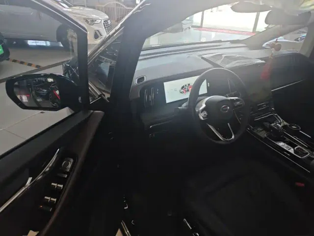 GAC Trumpchi M8 — Фото автомобиля 15