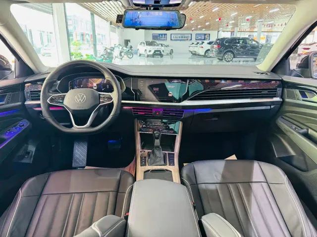 Volkswagen Passat — Фото автомобиля 15